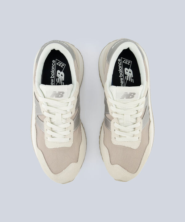 Tenis New Balance Para Mujer Crema image number null